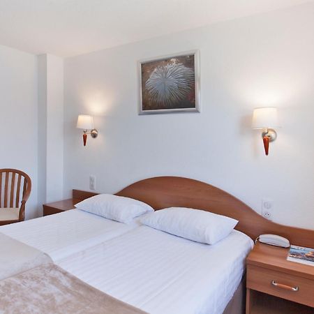 Le Neptune & Spa Проприано Екстериор снимка