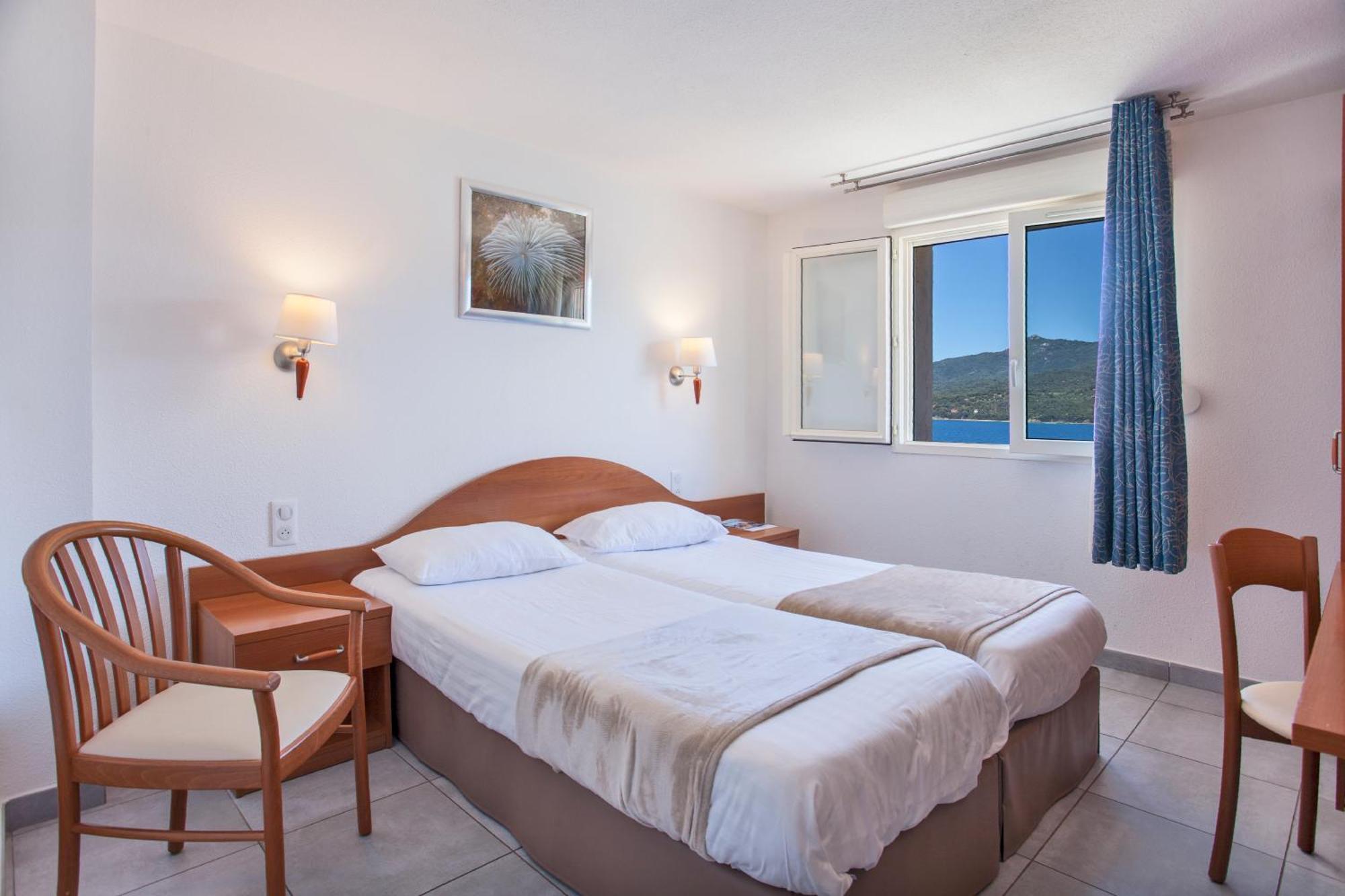 Le Neptune & Spa Проприано Екстериор снимка