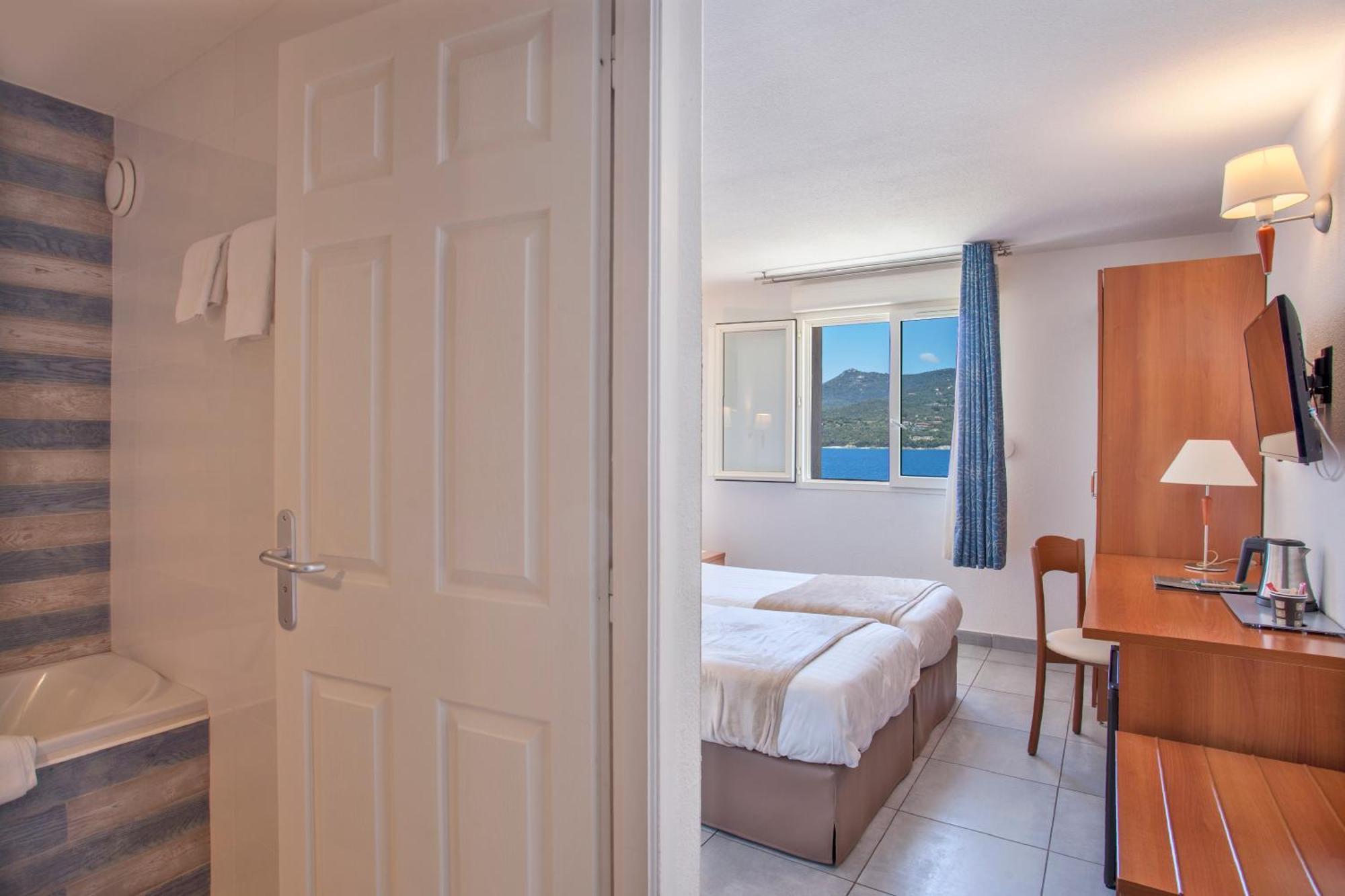 Le Neptune & Spa Проприано Екстериор снимка