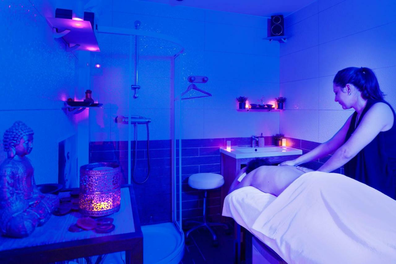 Le Neptune & Spa Проприано Екстериор снимка