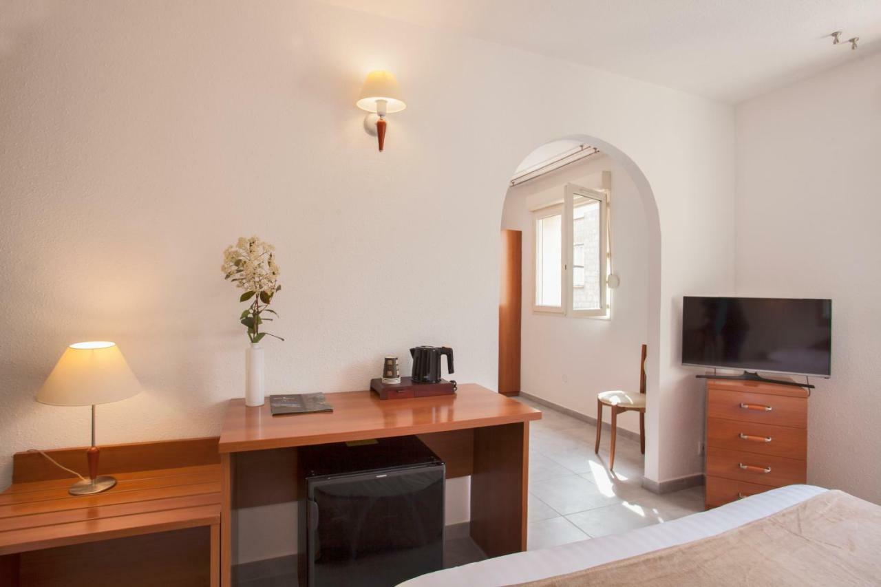 Le Neptune & Spa Проприано Екстериор снимка